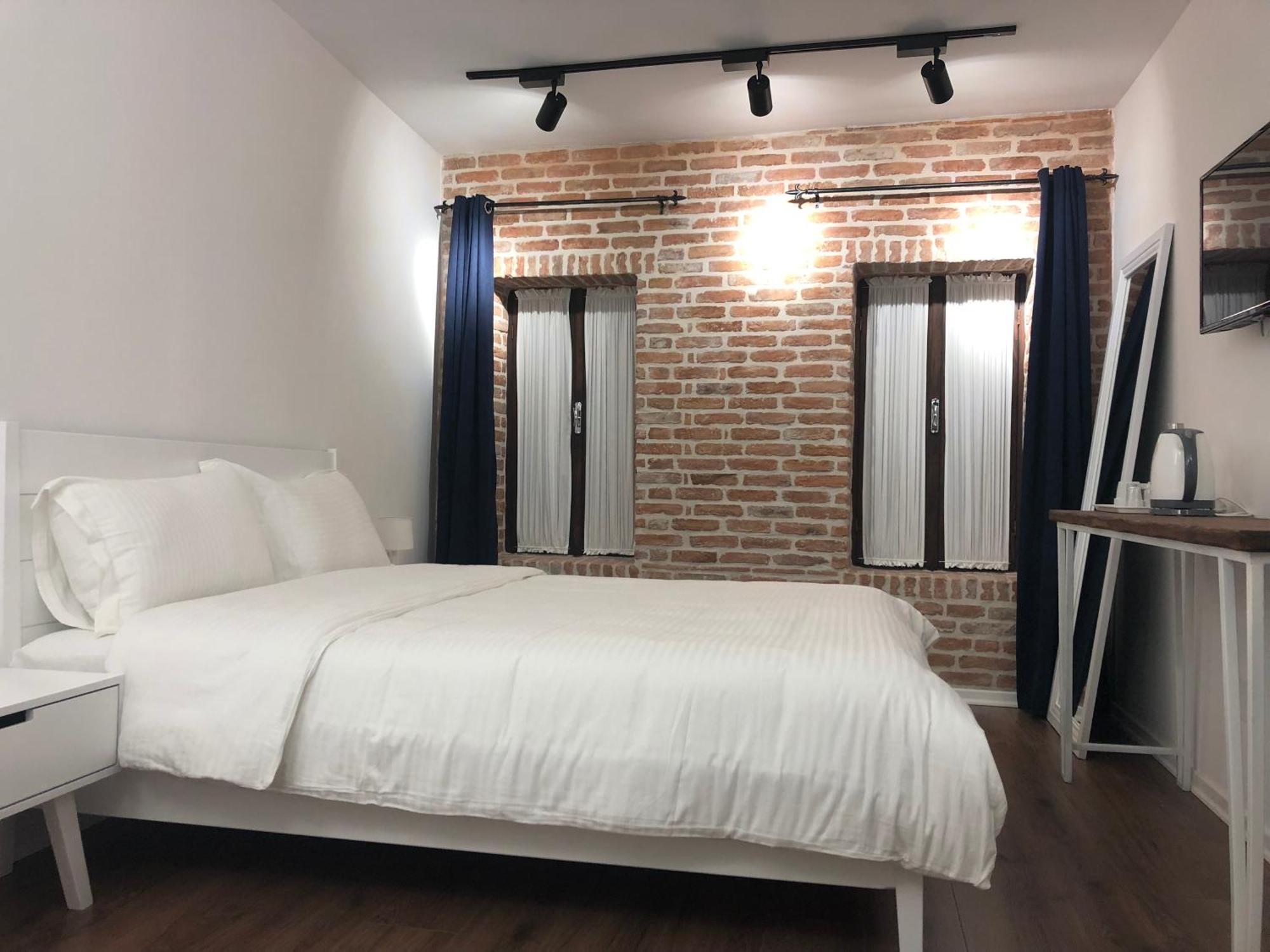 Old Bazaar Rooms 科尔察 外观 照片